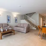 홀리데이파크 Dk Residences